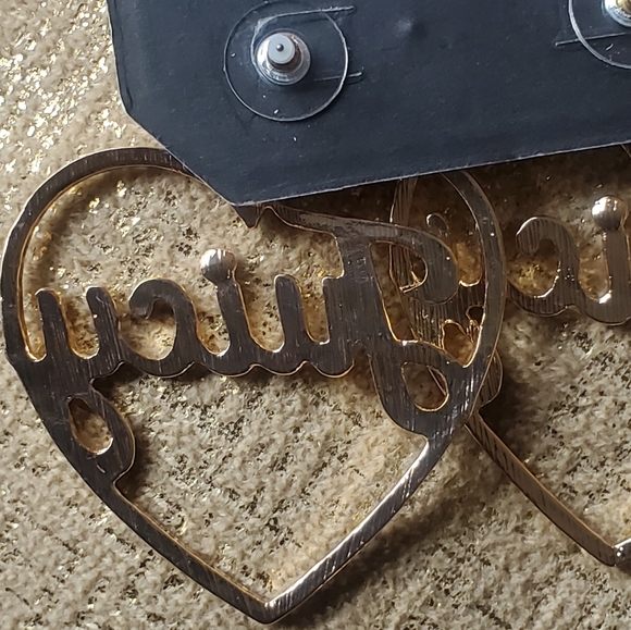 Juicy Couture Heart Earrings - Picture 8 of 9